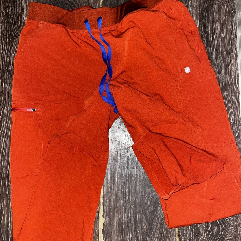 figs straight leg scrub pants